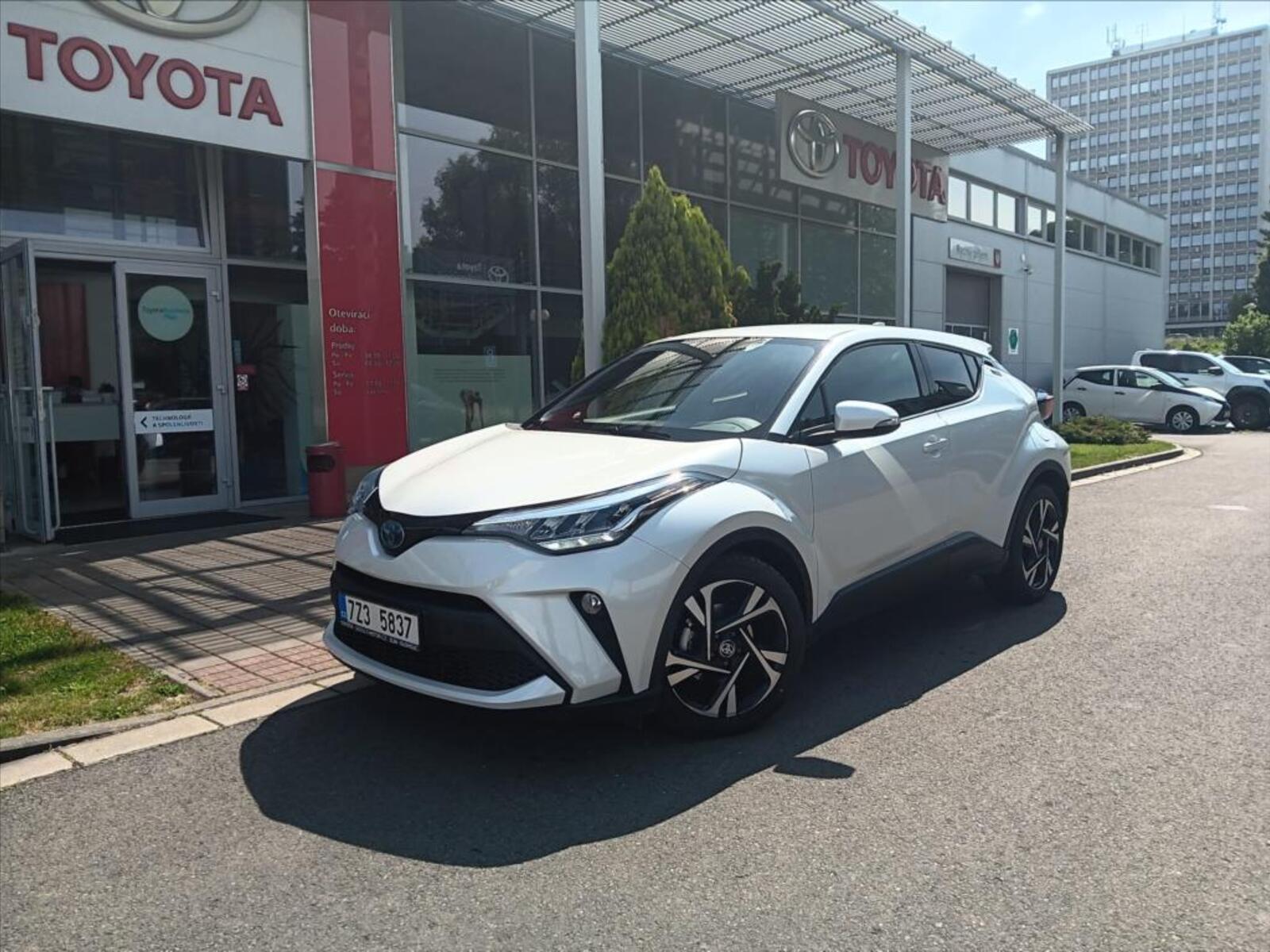 Toyota C-HR 4
