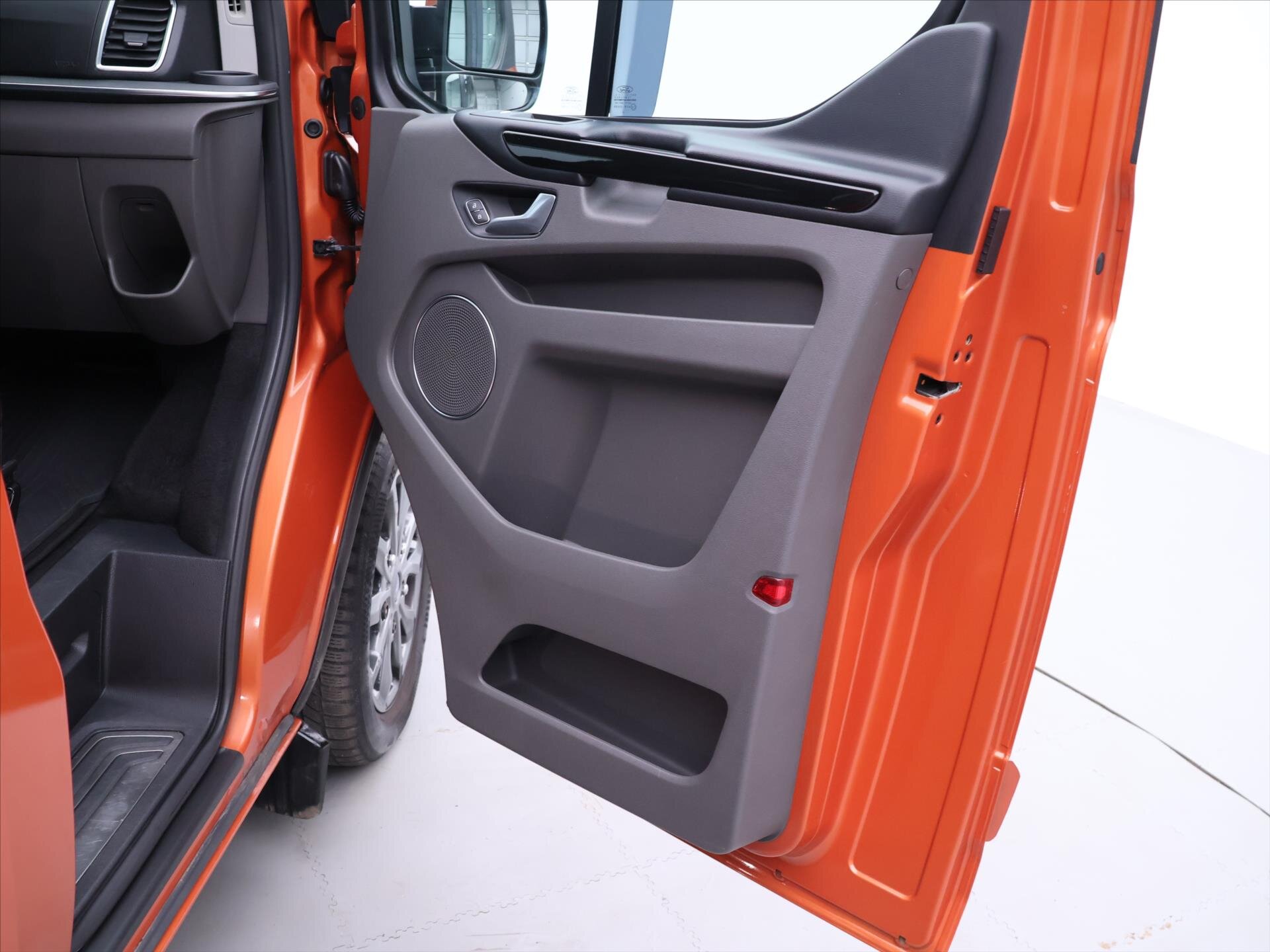 Ford Tourneo Custom Kombi 2,0 l 125 kw