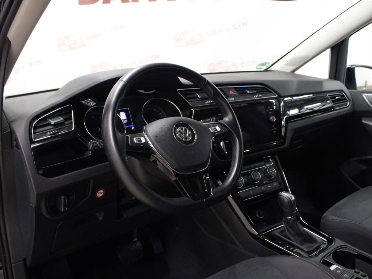 Volkswagen Touran MPV 1,5 l 110 kw