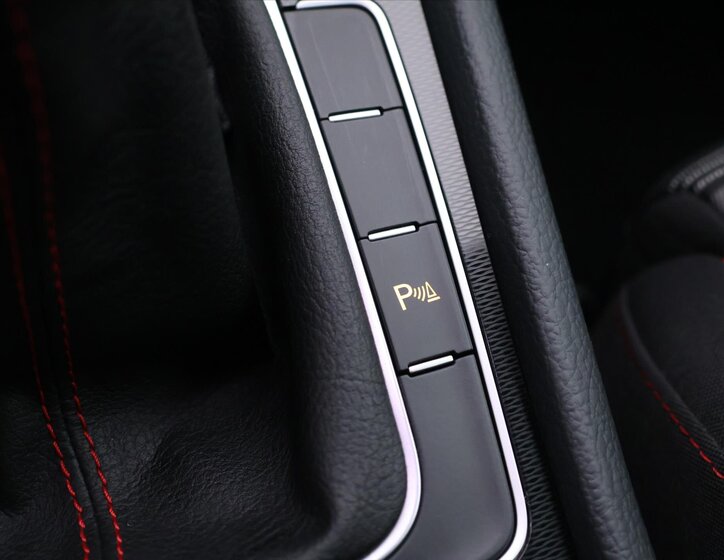 Volkswagen Golf Hatchback 2,0 l 169 kw