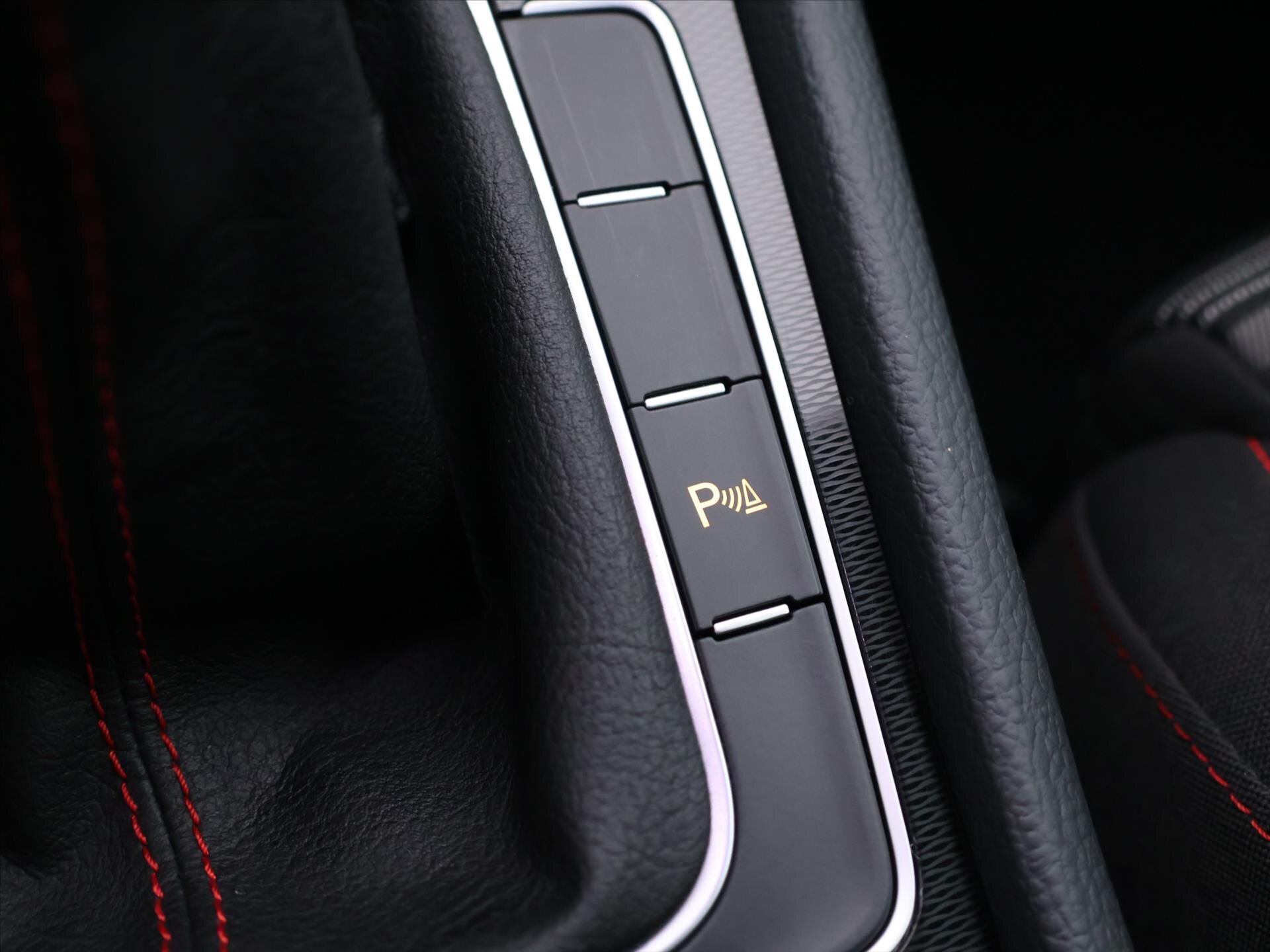 Volkswagen Golf Hatchback 2,0 l 169 kw