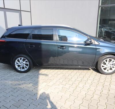 Toyota Auris 4