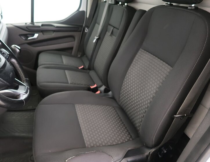 Ford Transit Custom Skříň 2,0 l 77 kw