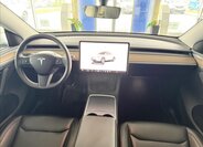 Tesla Model Y 8