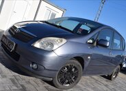 Toyota Corolla Verso 1