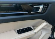 Porsche Cayenne SUV 3,0 l 250 kw