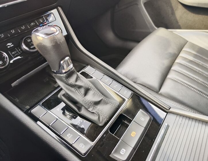 Škoda Superb Sedan / Limuzína 2,0 l 110 kw