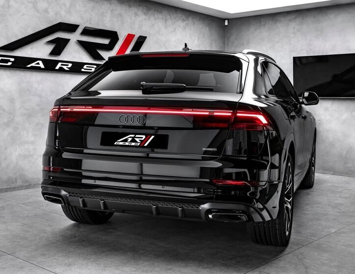 Audi Q8 SUV / Terénní 3,0 l 210 kw