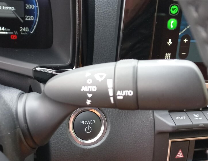 Toyota Camry Sedan / Limuzína 2,5 l 137 kw