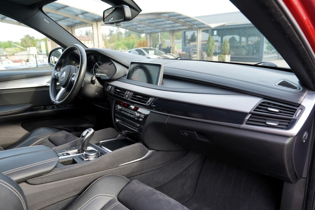 BMW X6 SUV / Terénní 3,0 l 280 kw