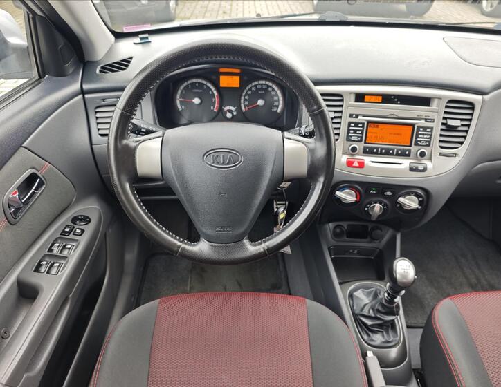 KIA Rio 16