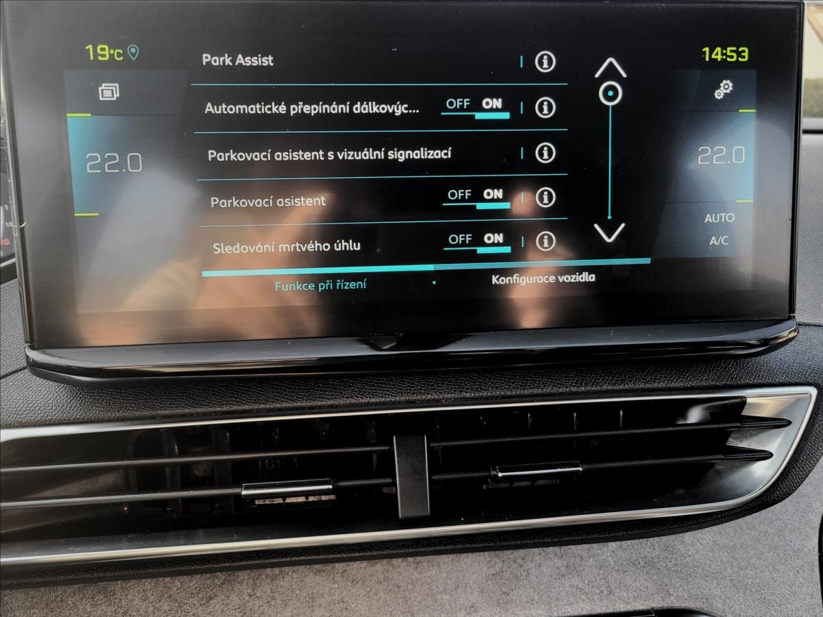 Peugeot 3008 SUV / Terénní 1,6 l 165 kw