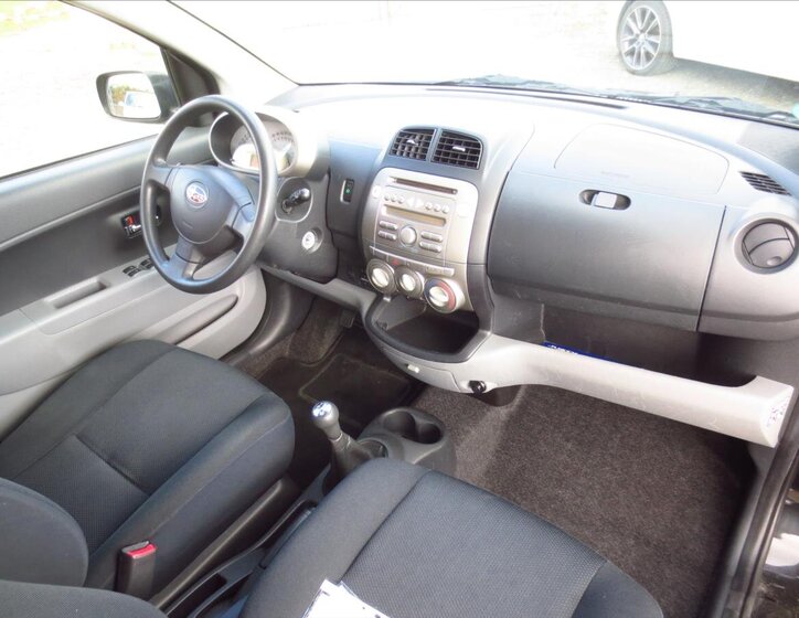 Subaru Justy Hatchback 998,0 51 kw