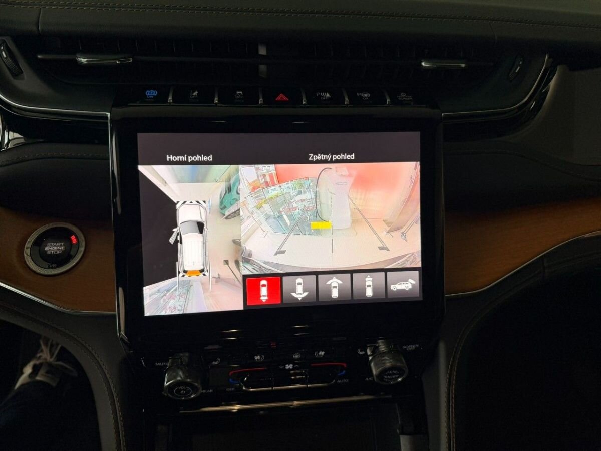 Jeep Grand Cherokee SUV / Terénní 2,0 l 280 kw