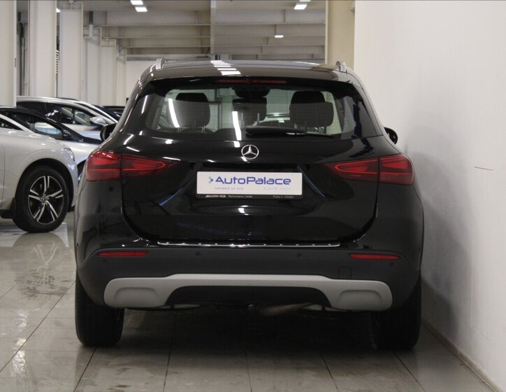 Mercedes-Benz GLA SUV 2,0 l 110 kw