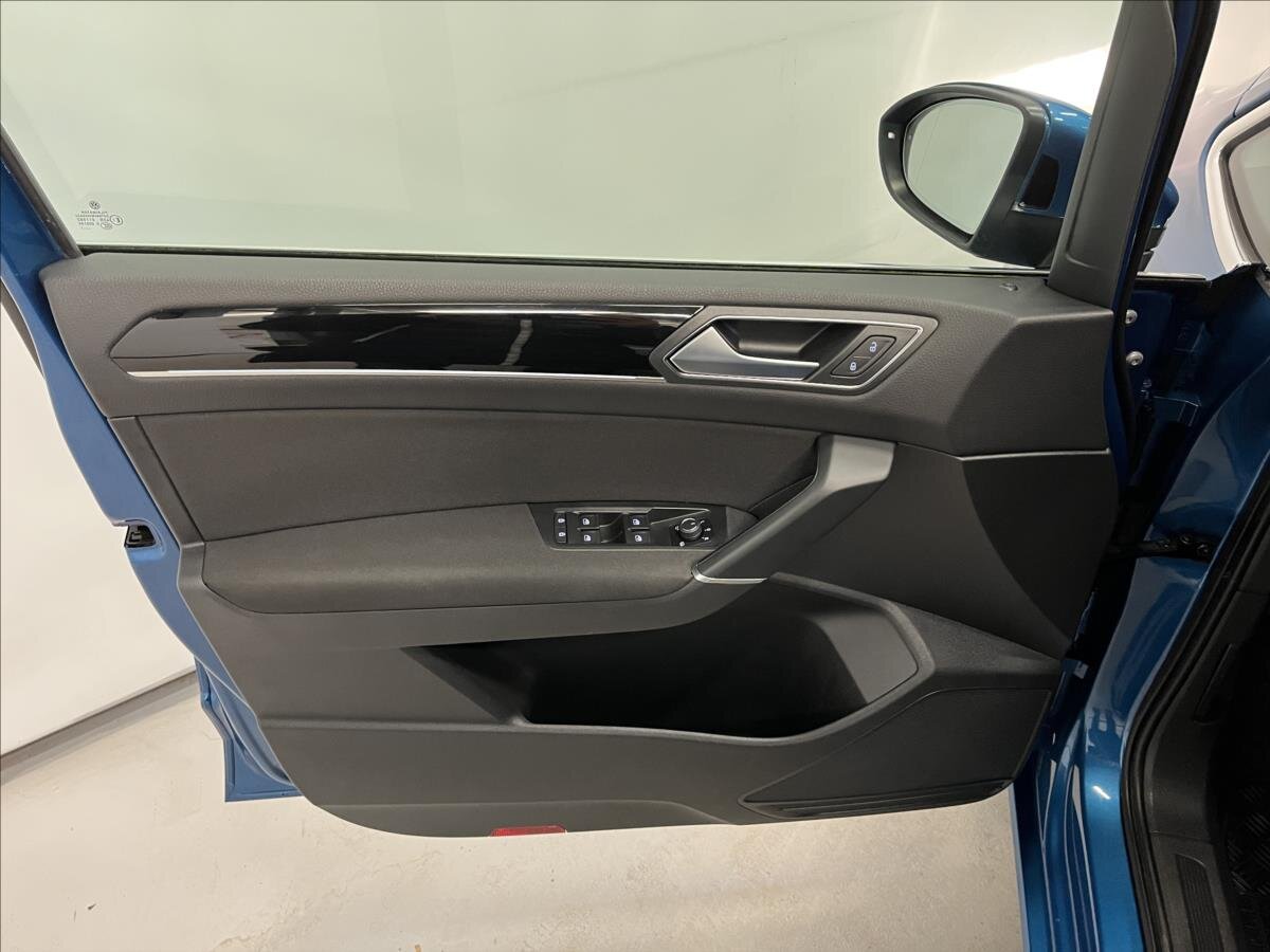 Volkswagen Touran MPV 1,5 l 110 kw
