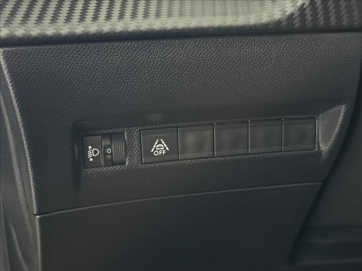 Peugeot 208 Hatchback 1,2 l 74 kw