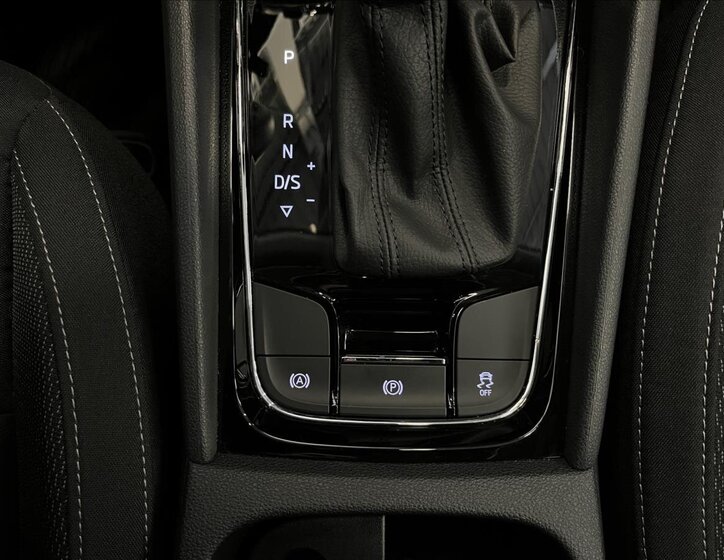 Škoda Karoq SUV 1,5 l 110 kw