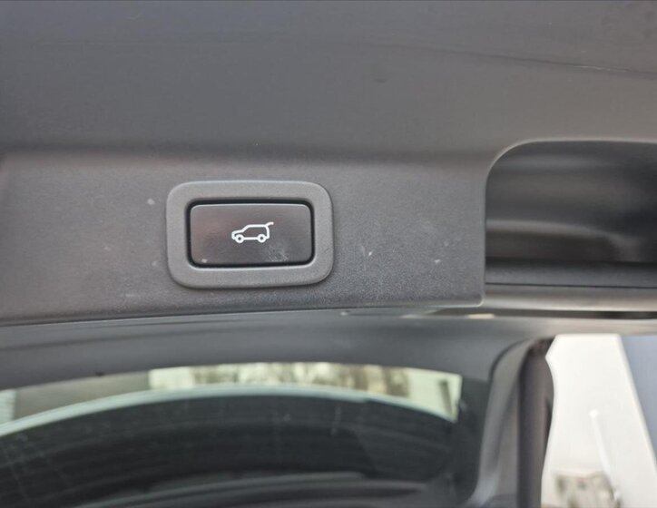 Jaguar F-Pace SUV / Terénní 3,0 l 221 kw