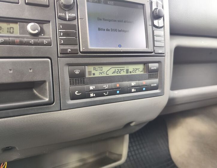 Volkswagen Multivan 21