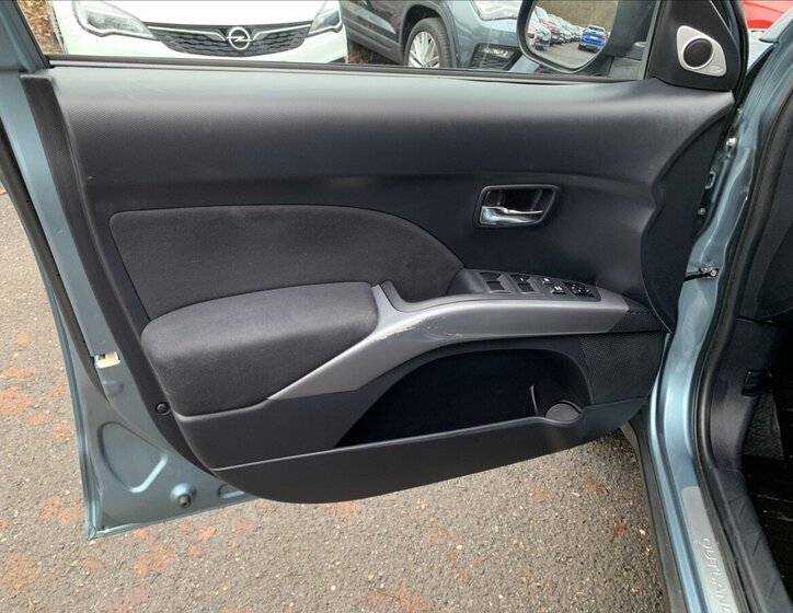 Mitsubishi Outlander 9