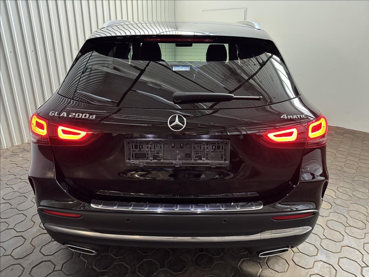 Mercedes-Benz GLA SUV / Terénní 2,0 l 110 kw