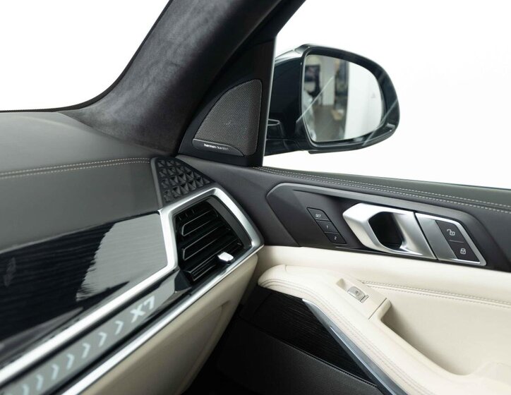 BMW X7 16