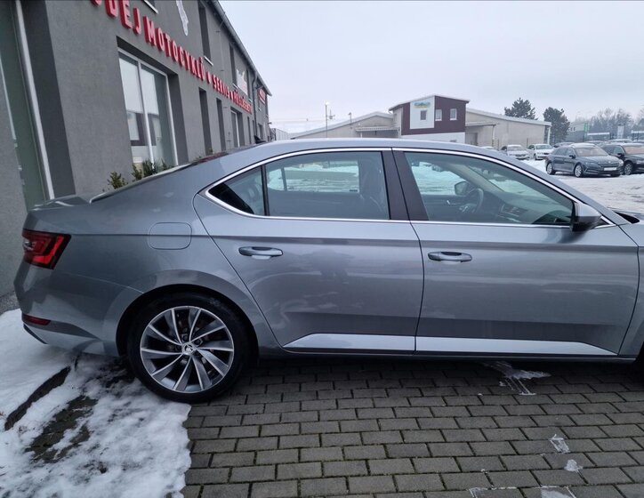 Škoda Superb Liftback 2,0 l 140 kw