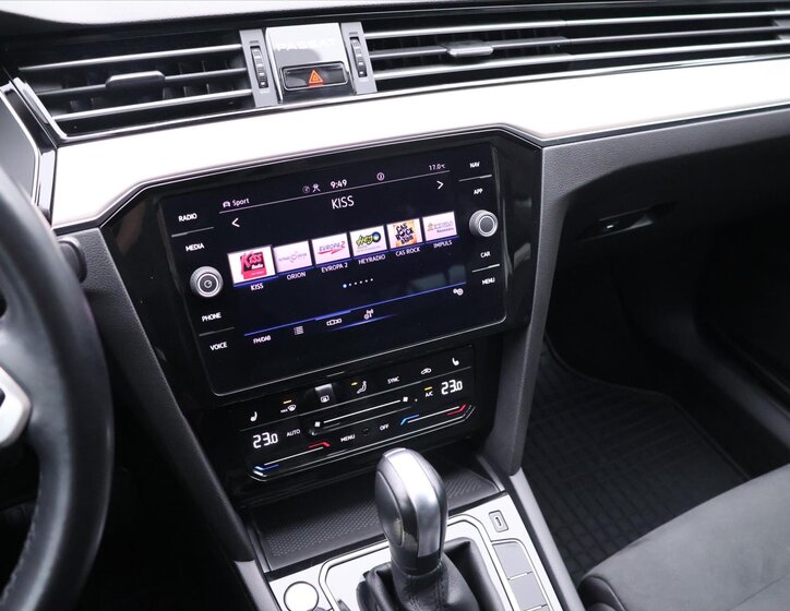 Volkswagen Passat Kombi 2,0 l 206 kw