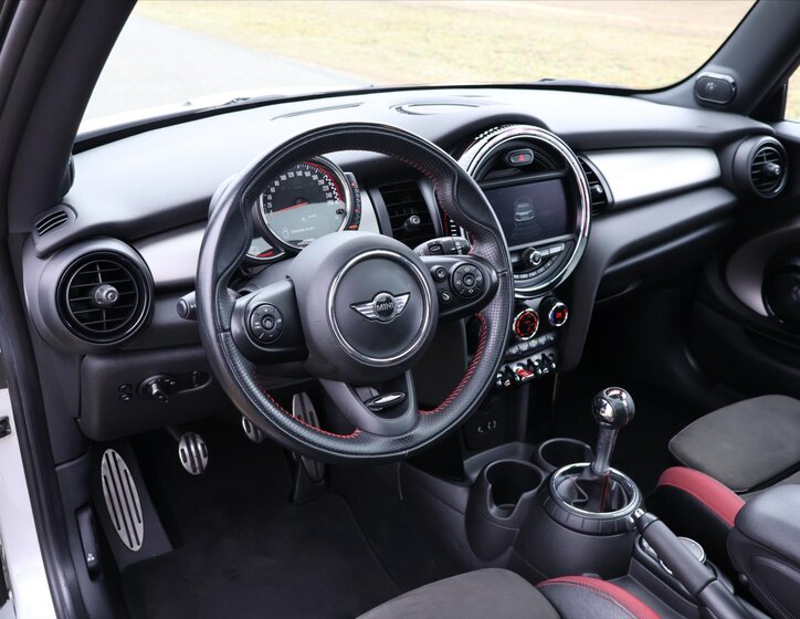 Mini Cooper Hatchback 2,0 l 170 kw