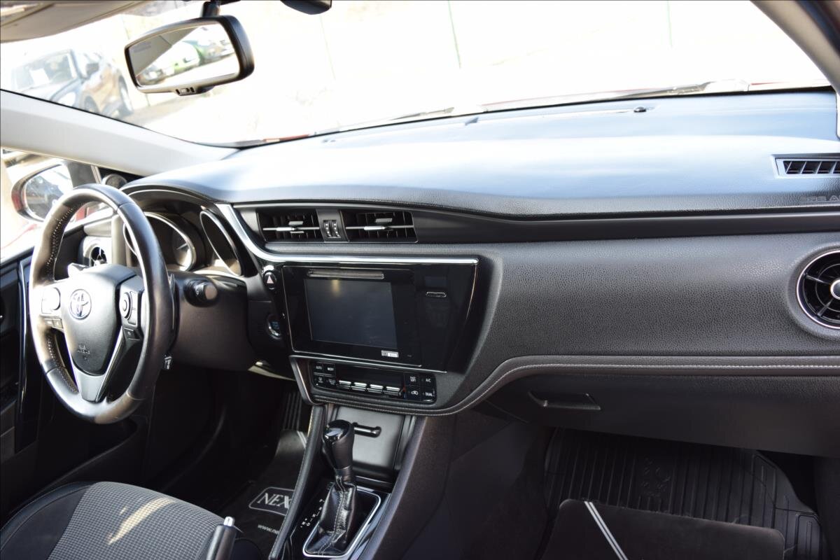 Toyota Auris Kombi 1,2 l 85 kw