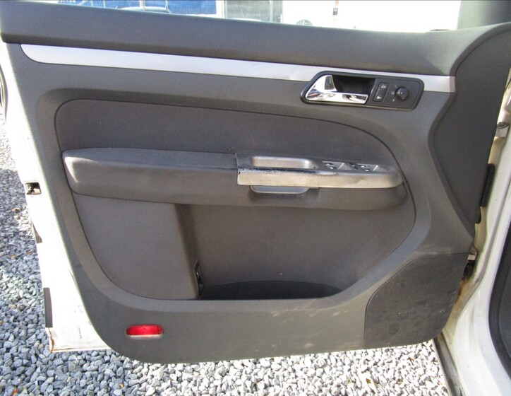 Volkswagen Touran 14