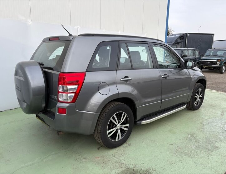 Suzuki Grand Vitara 2