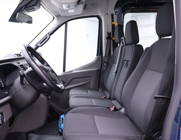 Ford Transit Kombi 2,0 l 96 kw