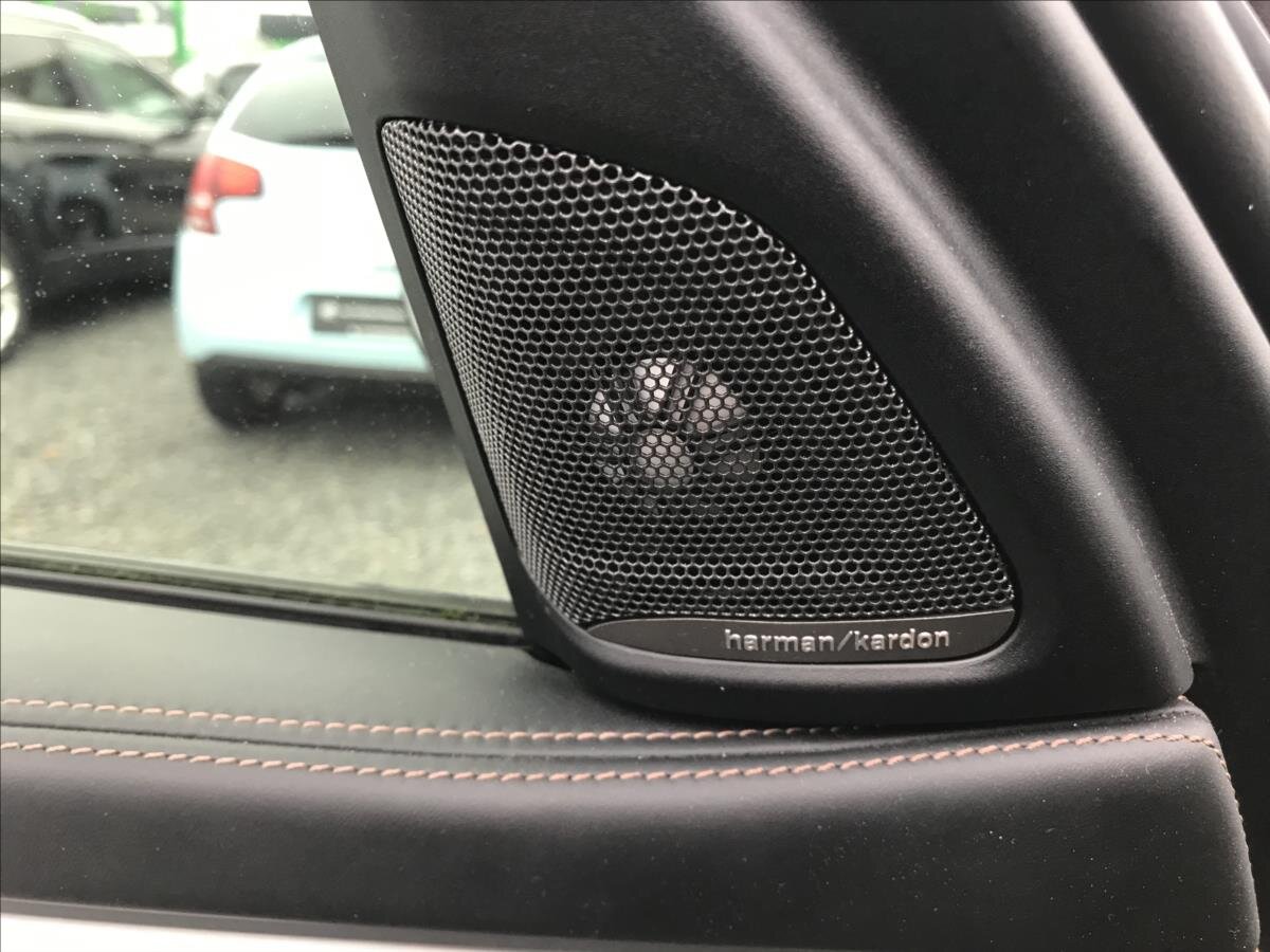 BMW X6 Sedan / Limuzína 3,0 l 190 kw