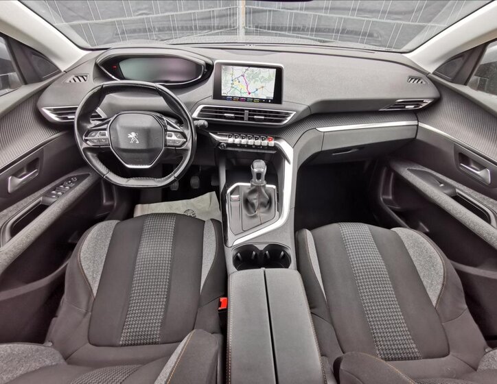 Peugeot 5008 MPV 1,5 l 96 kw