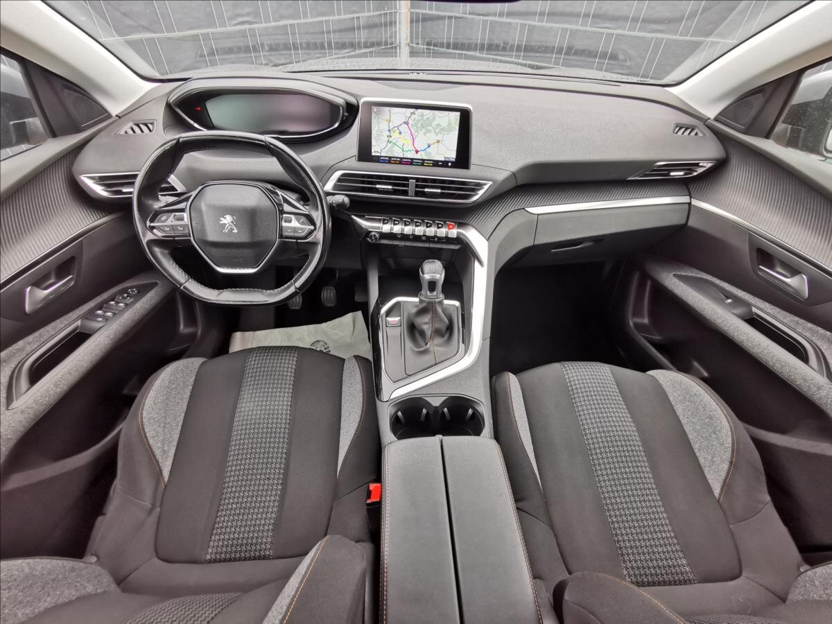 Peugeot 5008 MPV 1,5 l 96 kw