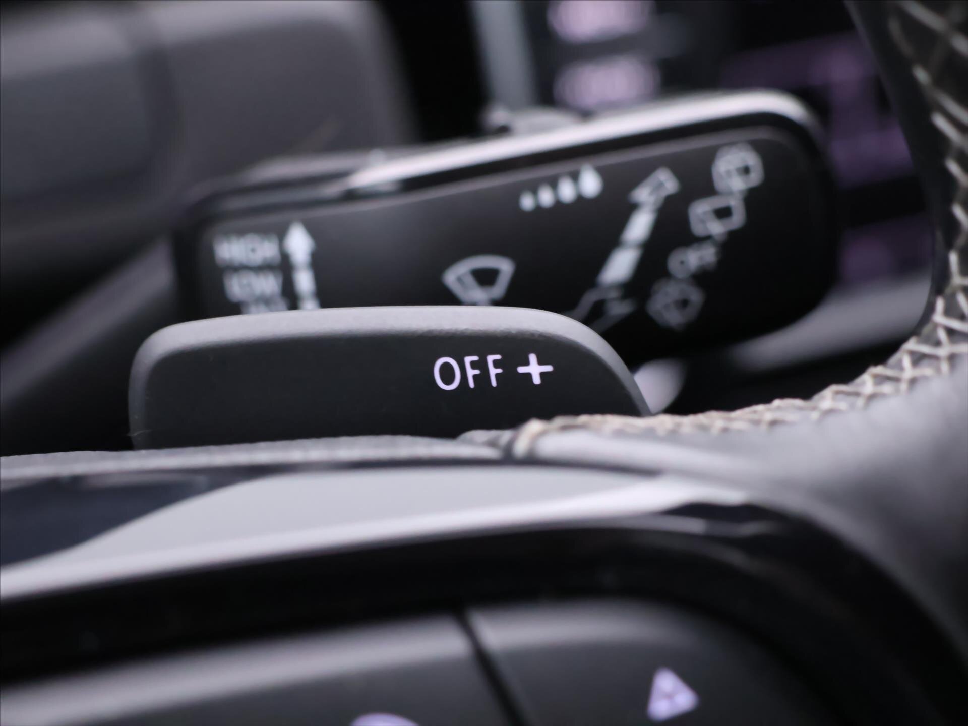 Volkswagen Golf Kombi 2,0 l 221 kw