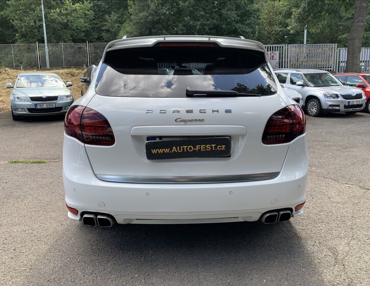 Porsche Cayenne 7
