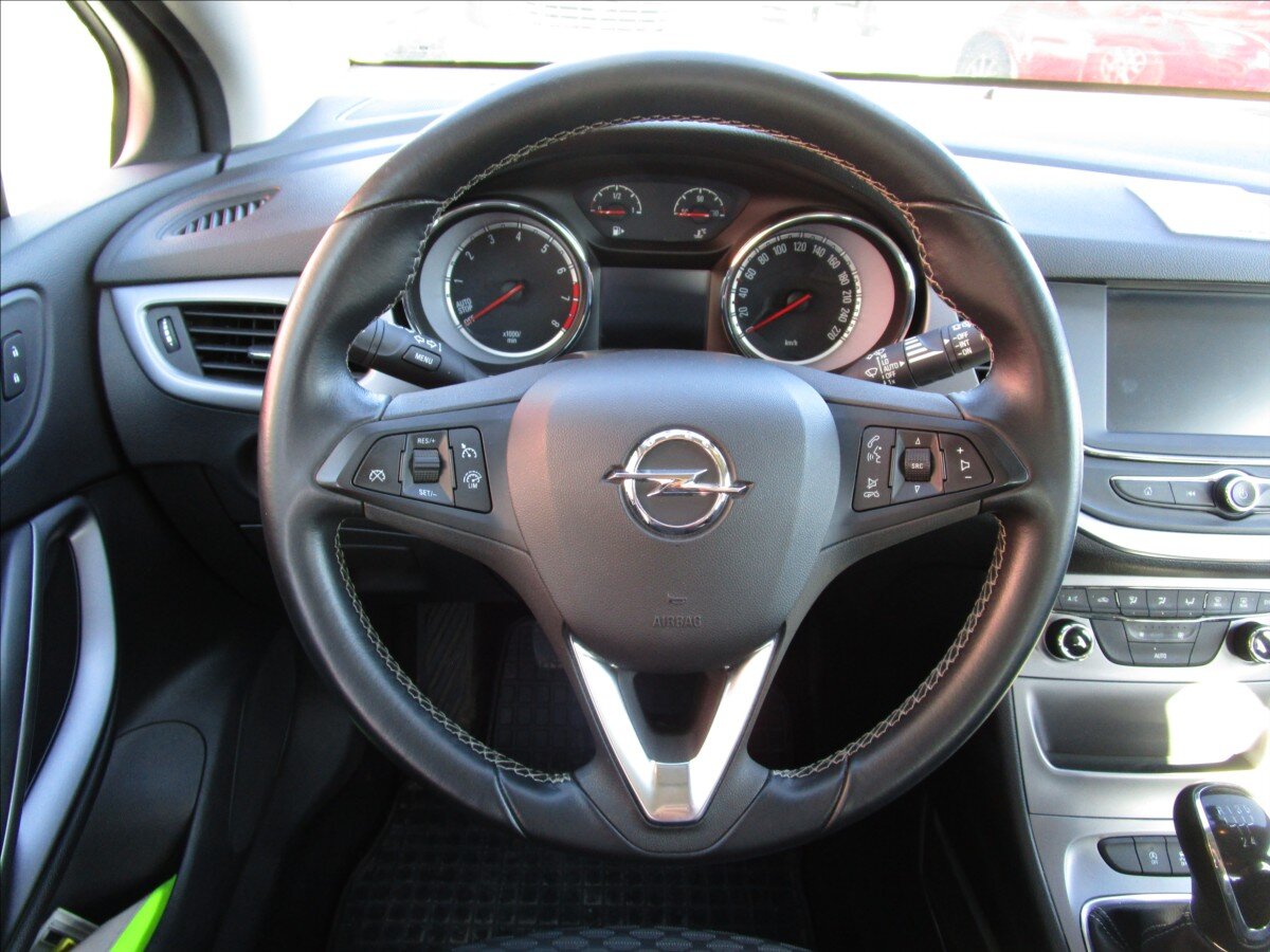 Opel Astra Hatchback 999,0 77 kw