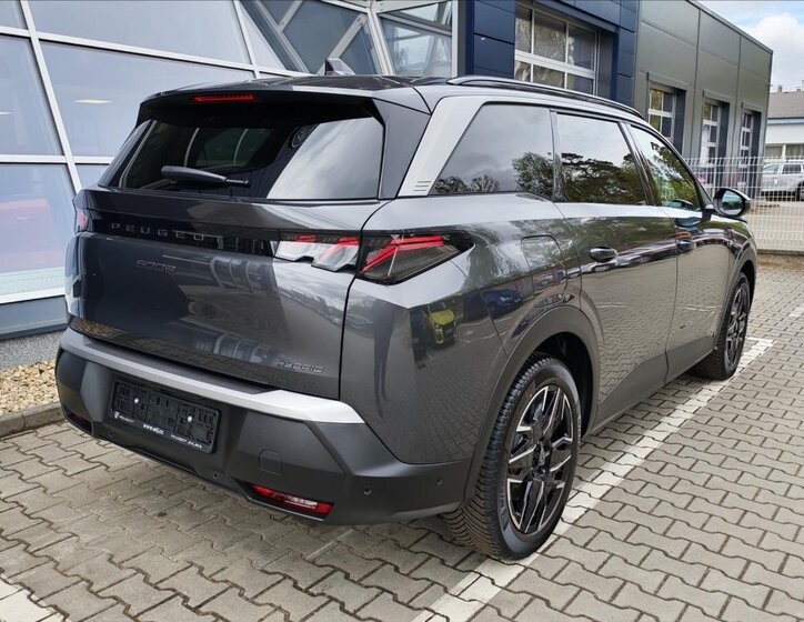 Peugeot 5008 SUV / Terénní 1,2 l 107 kw