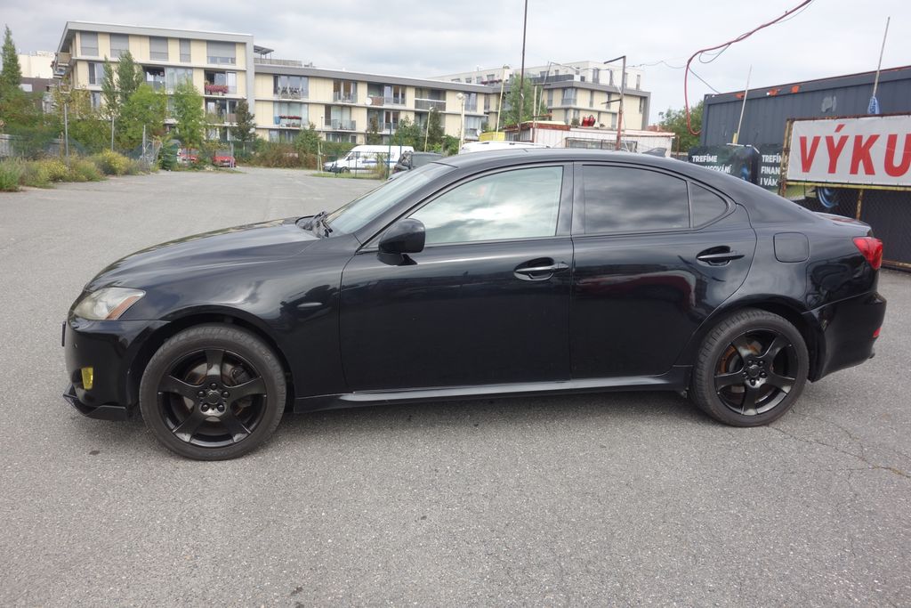 Lexus IS 220