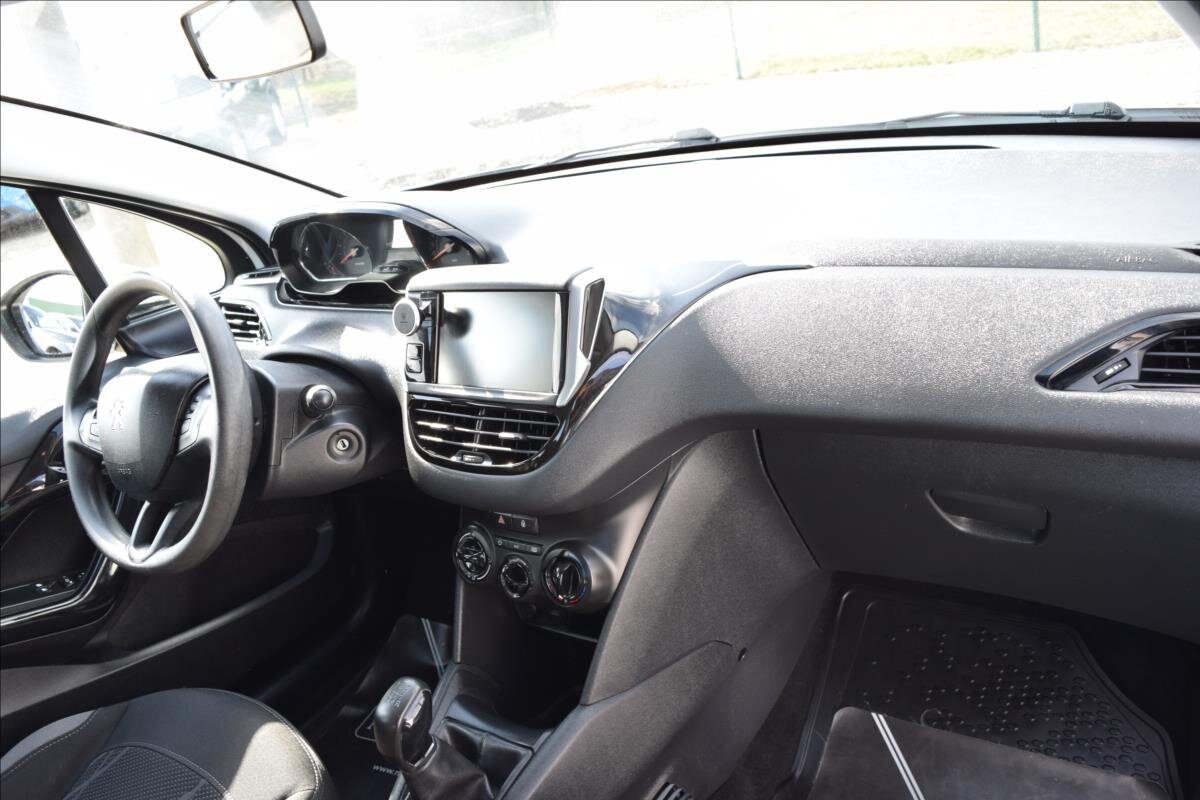 Peugeot 208 Hatchback 1,4 l 50 kw