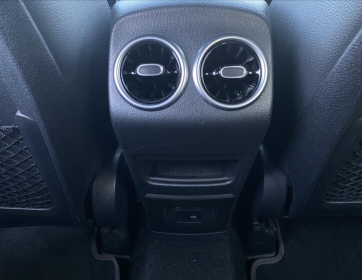 Mercedes-Benz GLB SUV / Terénní 2,0 l 110 kw