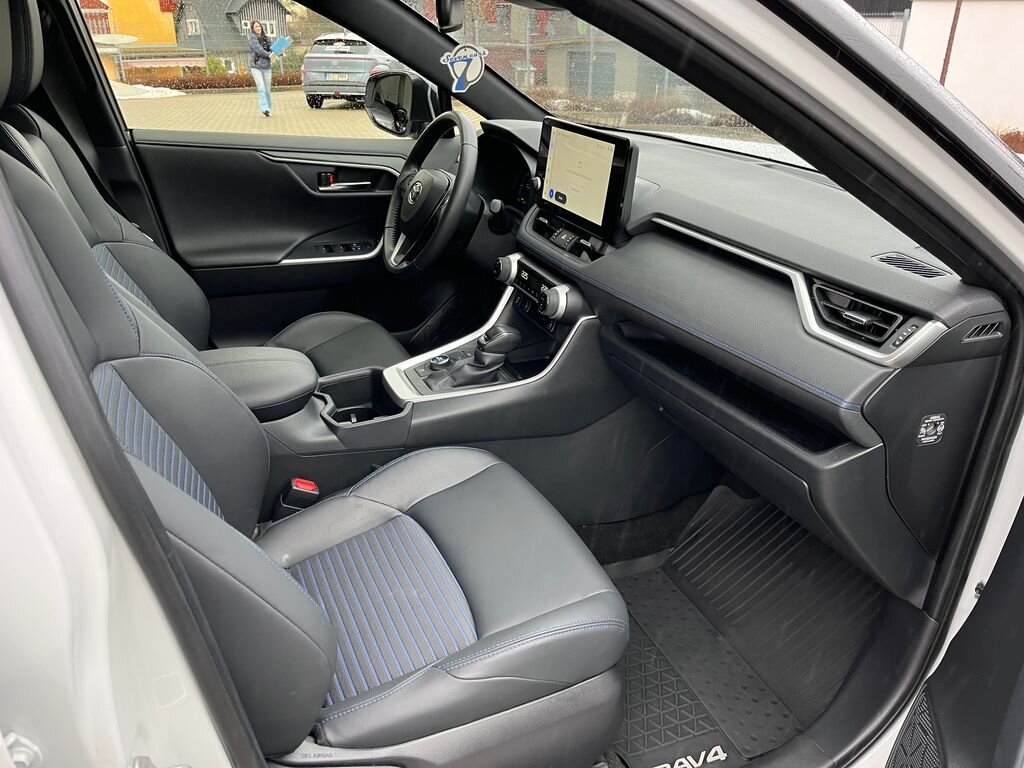 Toyota RAV4 SUV 2,5 l 131 kw