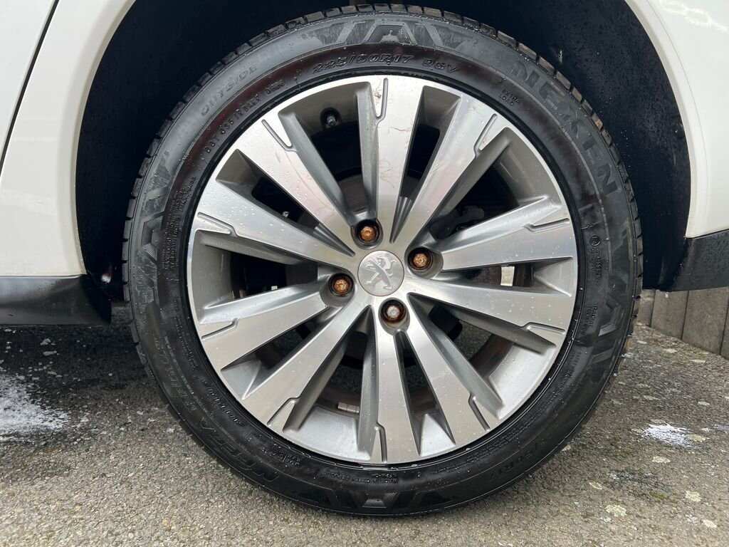 Peugeot 3008 SUV 1,6 l 88 kw