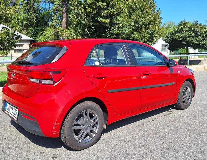 KIA Rio 10
