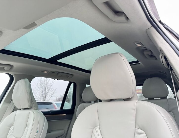 Volvo XC90 SUV / Terénní 2,0 l 184 kw