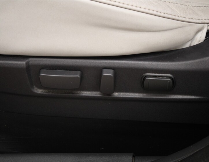 Mitsubishi Outlander 20