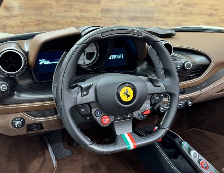 Ferrari F8 Kabriolet 3,9 l 530 kw